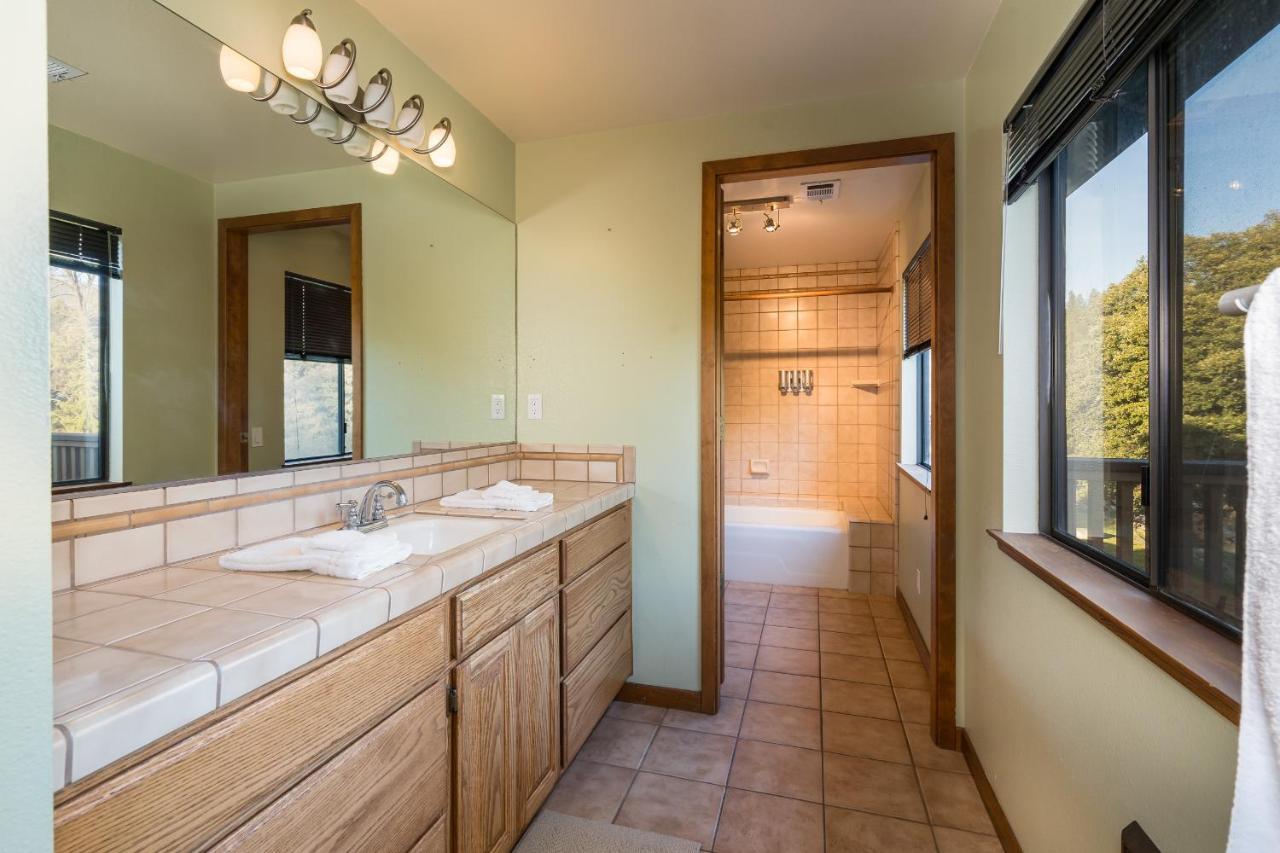 Casa Rio Yosemite -Waterfall Plus 9 Acres Oakhurst Bagian luar foto